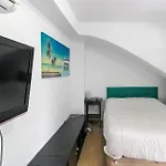 Nice Apartment In Malaga With Kitchen